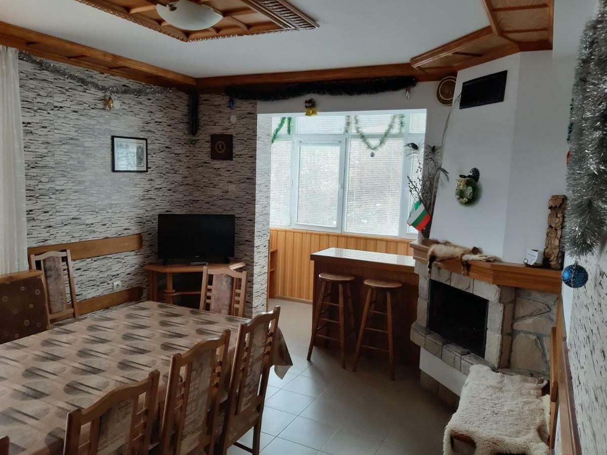Къща Поколения Tryavna Eksteriør billede